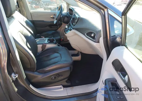 2018 Chrysler Pacifica Hybrid Limited z USA, uszkodzony, nr VIN 2C4RC1N77JR213691